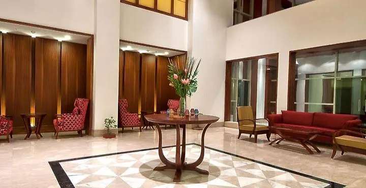 ****  The Golden Plaza Hotel Panchkula Hindistan