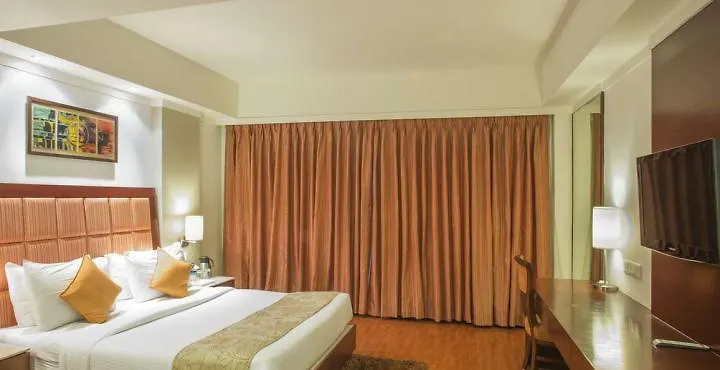 ****  The Golden Plaza Hotel Panchkula Hindistan