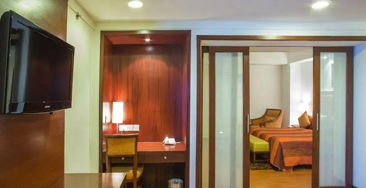 The Golden Plaza Hotel Panchkula Hindistan