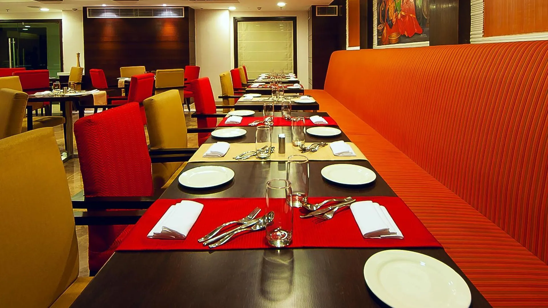 The Golden Plaza Hotel Panchkula Hindistan