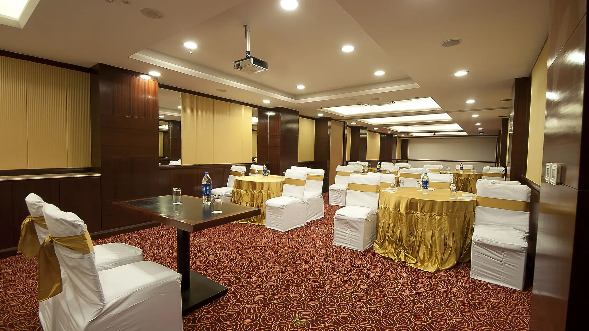 The Golden Plaza Hotel Panchkula