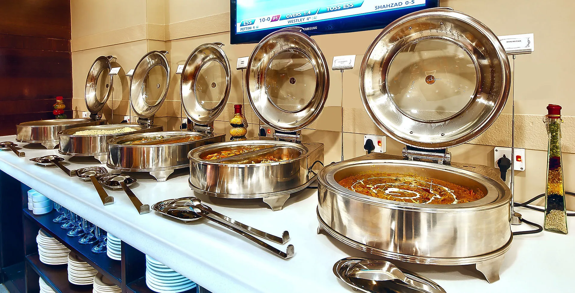 ****  The Golden Plaza Hotel Panchkula Hindistan