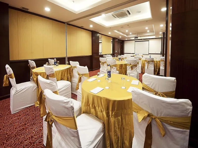 The Golden Plaza Hotel Panchkula 4*,  Hindistan